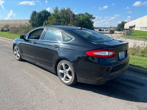 Used 2014 Ford Fusion SE FWD image 4