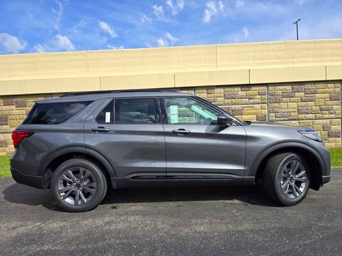 New 2026 Ford Explorer Active image 2