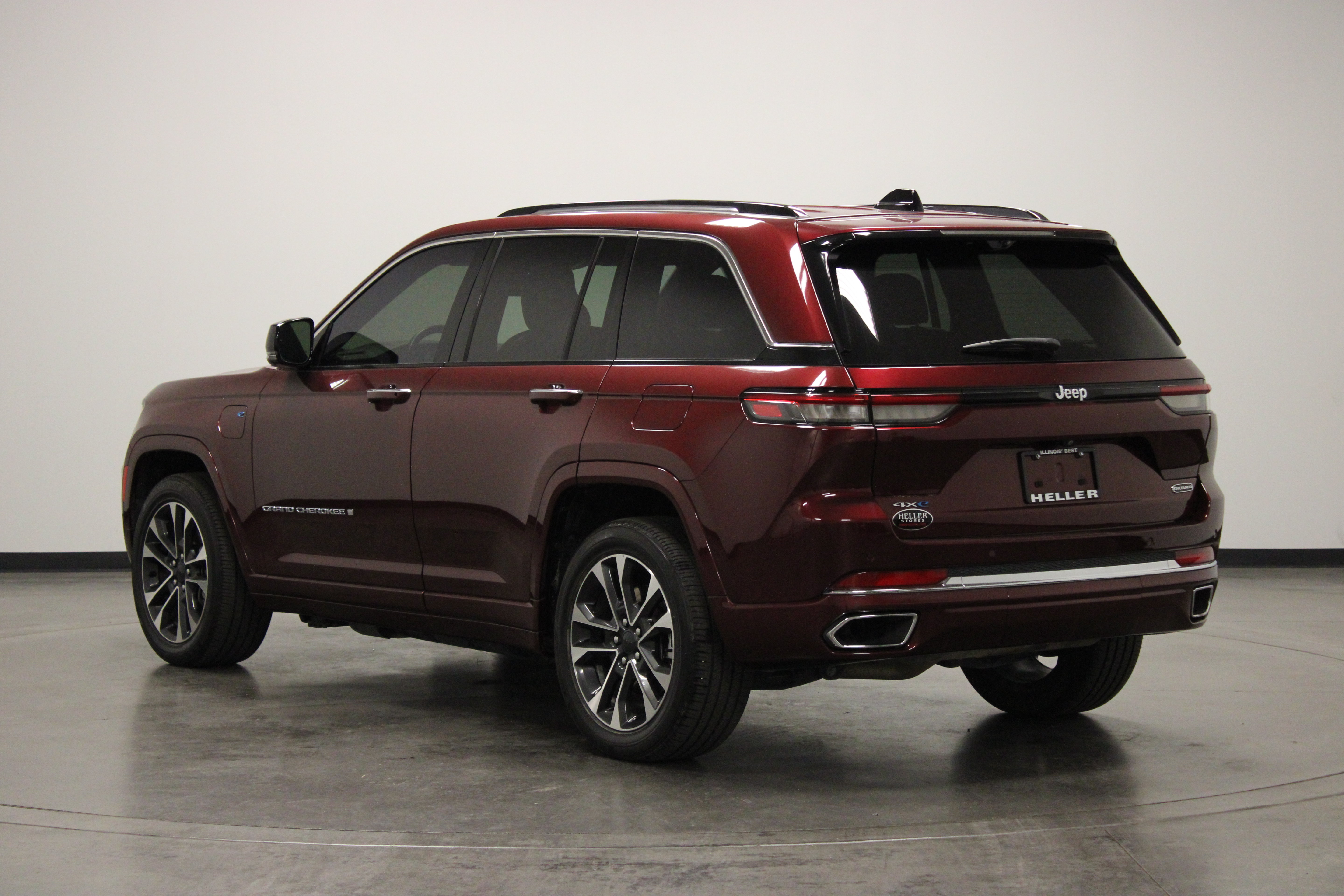 Used 2022 Jeep Grand Cherokee Overland w/ Advanced Protech Group III AWD/4WD image 6