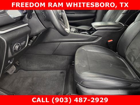 Used 2022 Jeep Grand Cherokee L Laredo AWD/4WD image 8