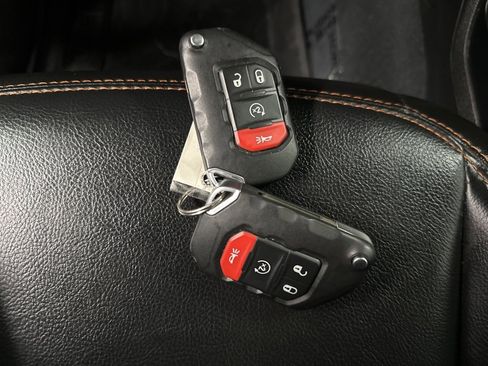 Used 2022 Jeep Gladiator Mojave w/ Cold Weather Group image 41