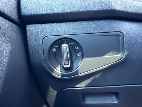 Used 2018 Volkswagen Tiguan SEL Premium AWD/4WD image 46