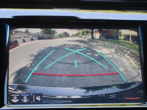 Used 2018 Toyota Camry XLE FWD image 31