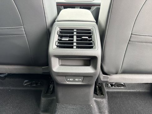 New 2026 Volkswagen Tiguan SE R-Line FWD image 23
