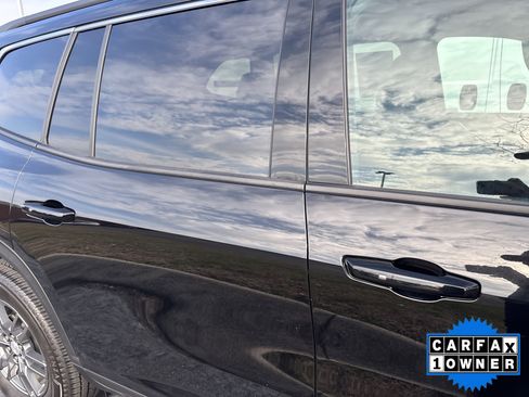 Used 2025 GMC Acadia Elevation image 5