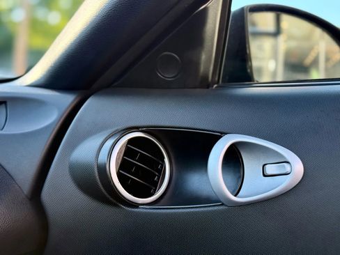 Used 2004 Nissan 350Z Touring image 22