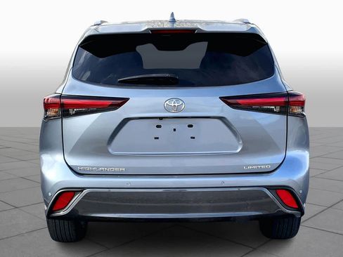 Used 2024 Toyota Highlander Limited image 5