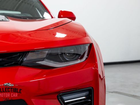 Used 2016 Chevrolet Camaro SS RWD image 45