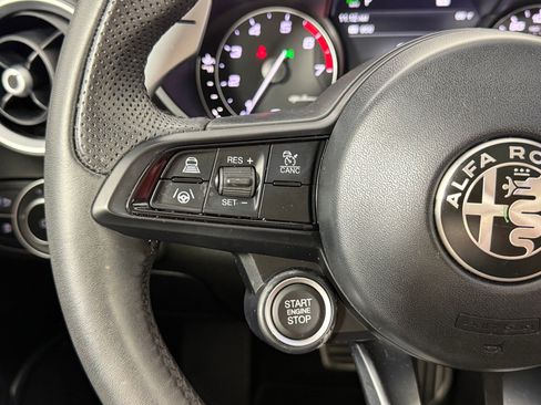 Used 2023 Alfa Romeo Giulia Veloce image 22