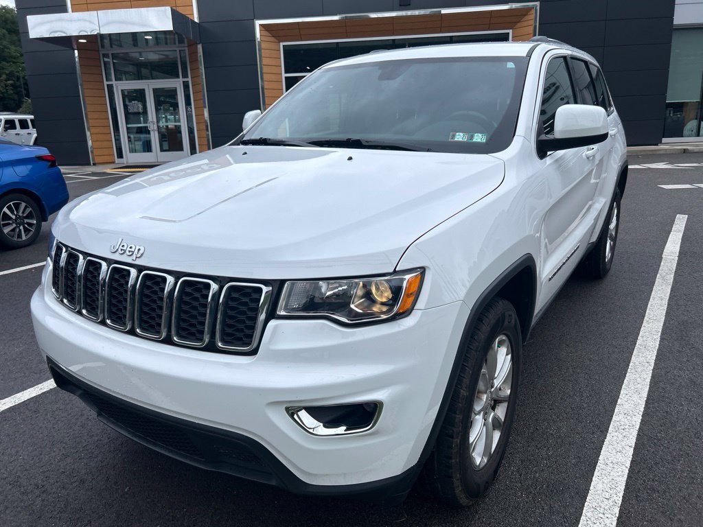 Certified 2021 Jeep Grand Cherokee Laredo AWD/4WD image 3