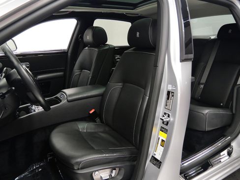 Used 2013 Rolls-Royce Ghost RWD image 26
