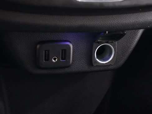 Used 2022 Chevrolet Traverse LT image 30