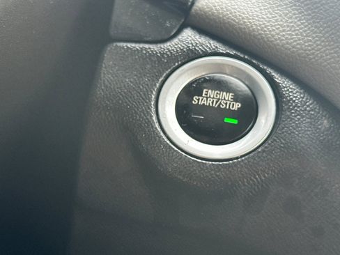 Used 2020 Chevrolet Equinox LS image 21