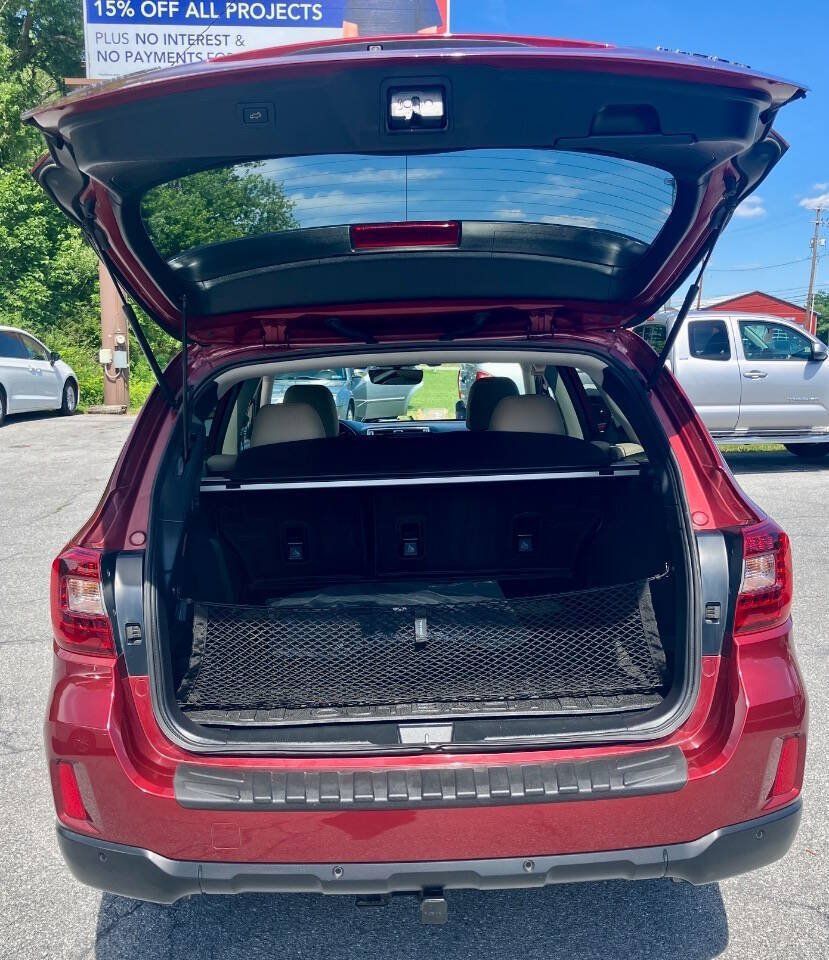 Used 2017 Subaru Outback 3.6R Limited AWD/4WD image 6
