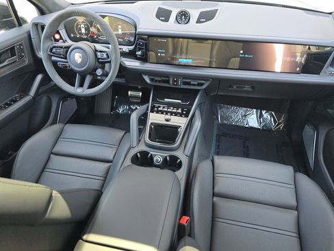New 2026 Porsche Cayenne GTS AWD/4WD image 17