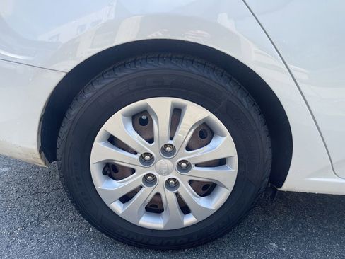 Used 2013 Kia Forte EX FWD image 32
