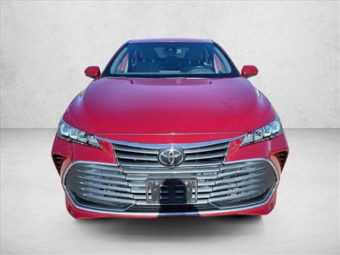 Used 2020 Toyota Avalon XLE image 2