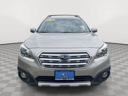 Used 2016 Subaru Outback 2.5i Limited AWD/4WD image 10