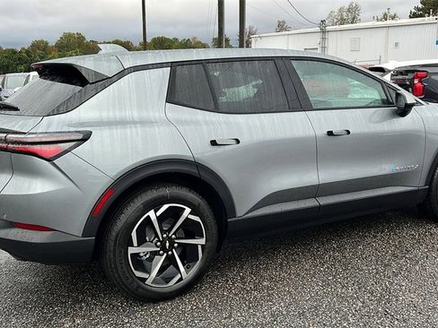 New 2026 Chevrolet Equinox EV LT image 5