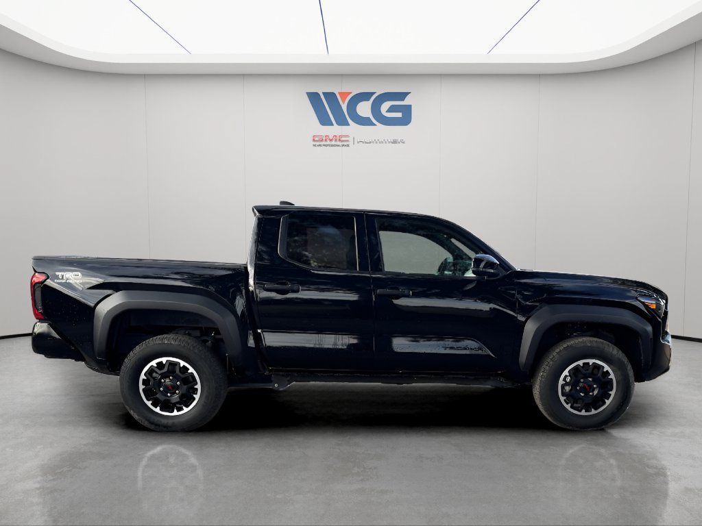 Used 2025 Toyota Tacoma TRD Off-Road AWD/4WD image 2