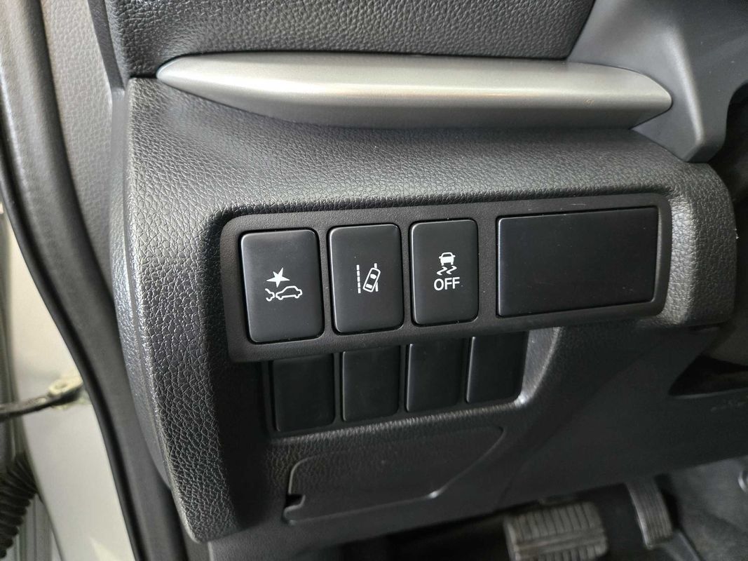 Used 2022 Mitsubishi Eclipse Cross ES FWD image 12