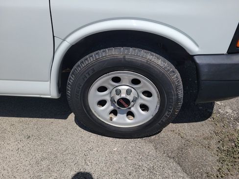 Used 2012 GMC Savana 1500 RWD image 7
