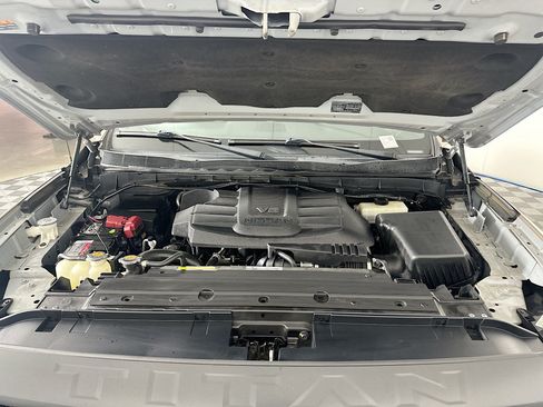 Used 2021 Nissan Titan PRO-4X w/ Pro-4x Convenience Package AWD/4WD image 35