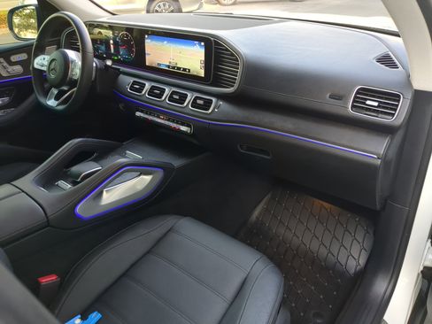 Used 2023 Mercedes-Benz GLS 580 4MATIC image 11