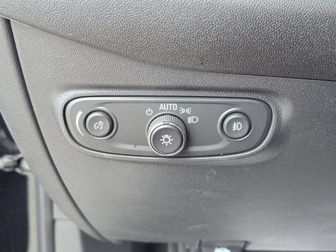 Used 2024 Chevrolet Equinox Premier FWD image 30