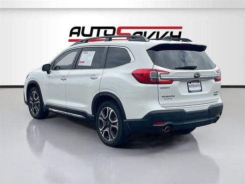 Used 2023 Subaru Ascent Touring image 5