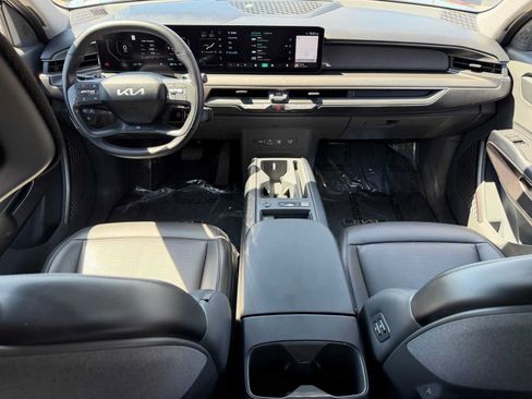 Used 2024 Kia EV9 Light Long Range RWD image 26