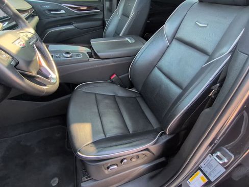 Used 2022 Cadillac Escalade ESV Premium Luxury AWD/4WD image 16