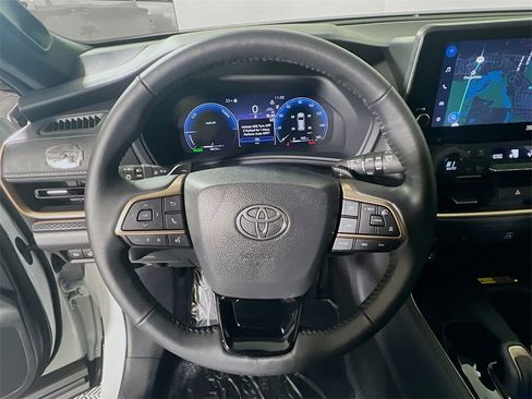 Certified 2025 Toyota Grand Highlander AWD Hybrid image 11