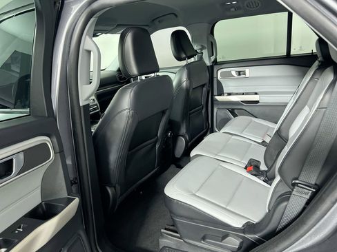 Used 2021 Ford Explorer XLT w/ Equipment Group 202A image 27