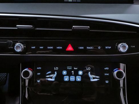 Certified 2026 Genesis GV70 2.5T image 16