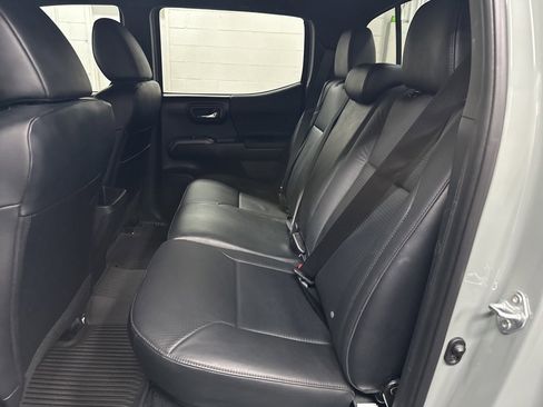 Used 2023 Toyota Tacoma TRD Off-Road image 23