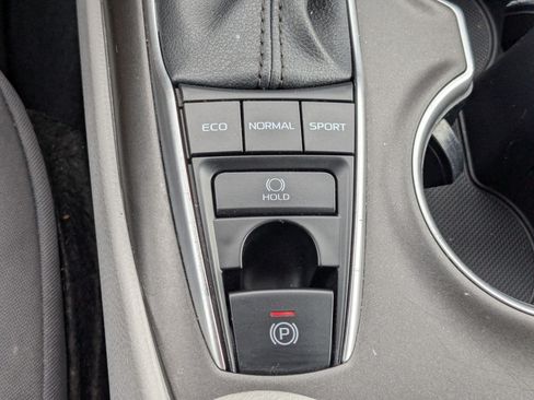 Used 2023 Toyota Camry LE AWD/4WD image 22