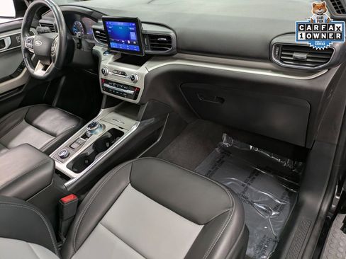 Used 2022 Ford Explorer XLT w/ Equipment Group 202A image 30