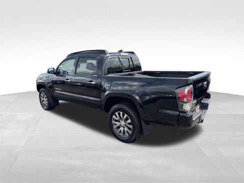 Used 2021 Toyota Tacoma Limited image 7