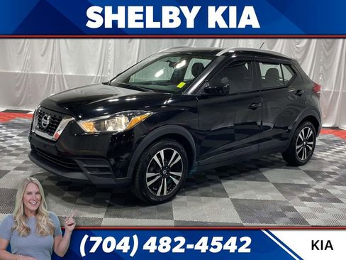 Used 2019 Nissan Kicks SV FWD image 1