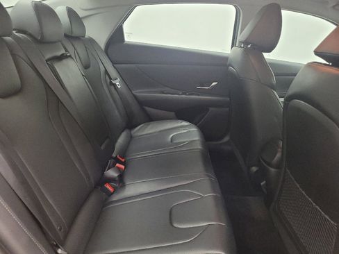 Used 2025 Hyundai Elantra Limited FWD image 19