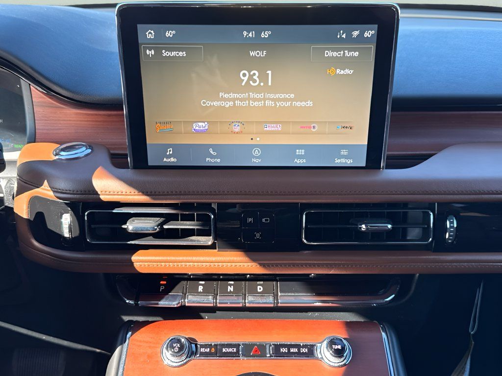 Used 2020 Lincoln Aviator Grand Touring w/ Elements Package Plus AWD/4WD image 19