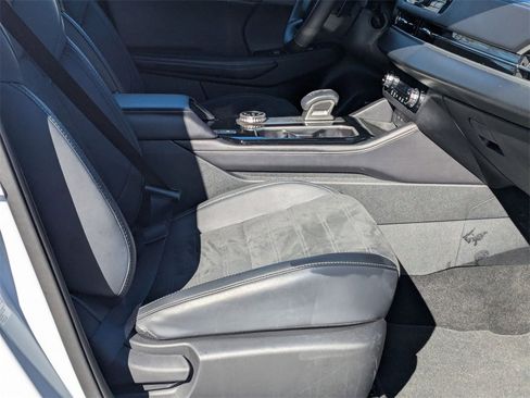 Used 2025 Mitsubishi Outlander SE image 31