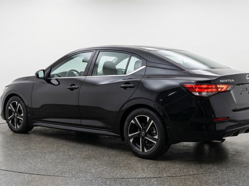 Used 2025 Nissan Sentra SV FWD image 6