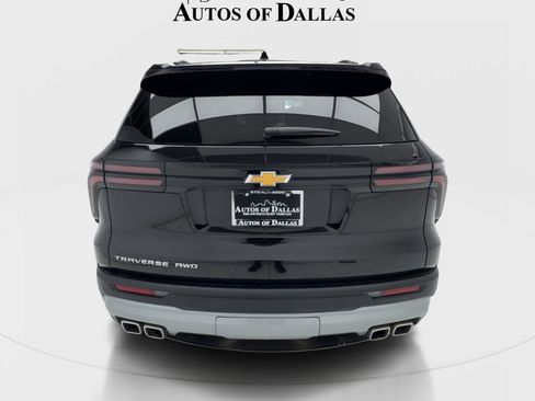 Used 2025 Chevrolet Traverse LT AWD/4WD image 9