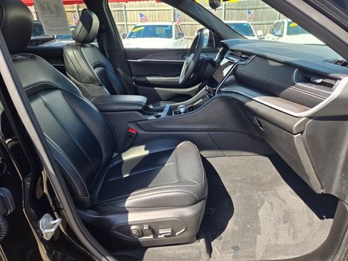 Certified 2024 Jeep Grand Cherokee L Limited image 5