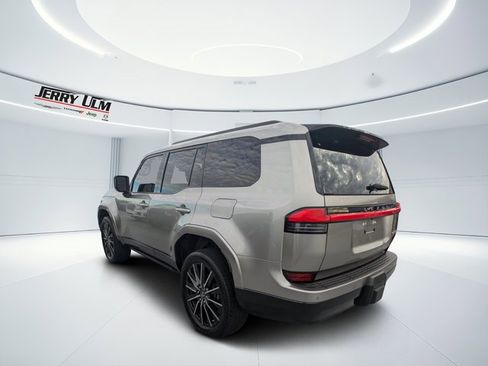 Used 2024 Lexus GX 550 image 5