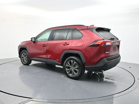 Used 2023 Toyota RAV4 XLE Premium image 5