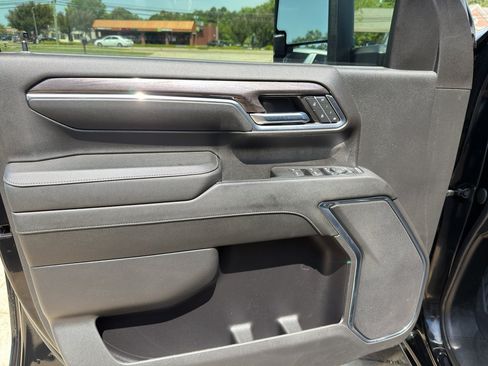Used 2024 Chevrolet Silverado 2500 LTZ AWD/4WD image 6