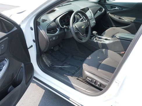 Used 2023 Chevrolet Malibu LT FWD image 12